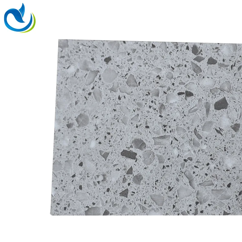 Текстурированная стеновая панель SPC с черным акцентом