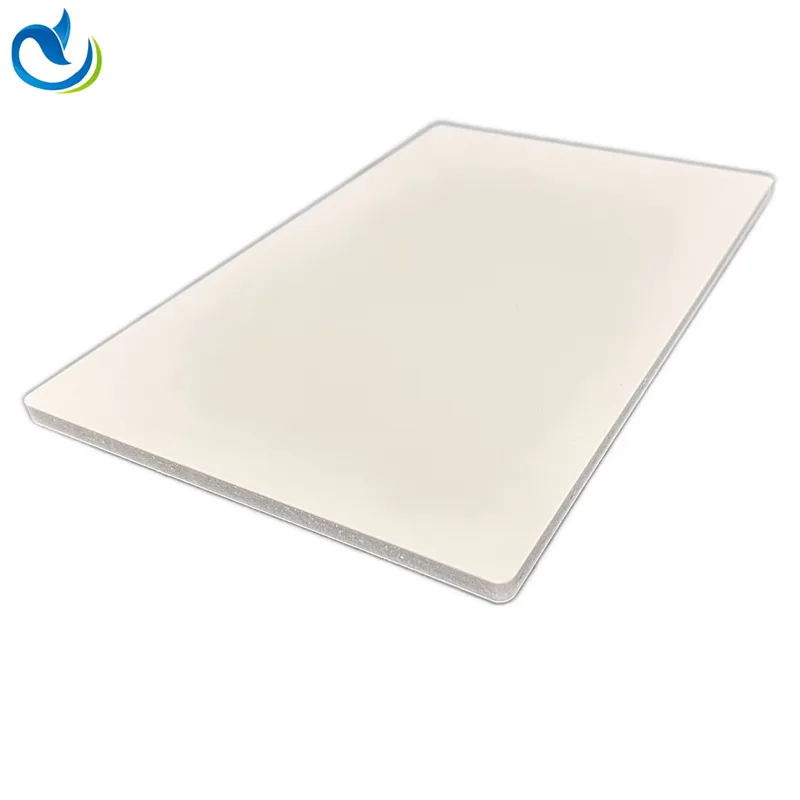 Текстурированная стеновая панель SPC с черным акцентом